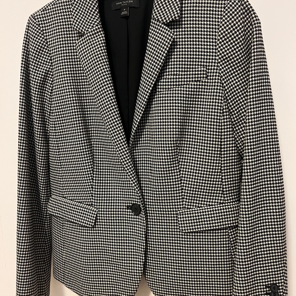 Ann Taylor Black and White Houndstooth Petite Blazer